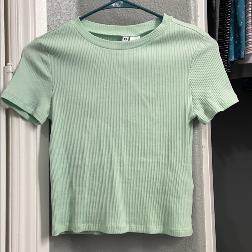 Light green crop tshirt